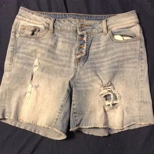 Denim high-waisted shorts from Maurices size 7/8